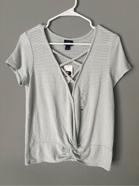 NWT Buckle Daytrip Striped Strappy Twist Front Top Size M Sky Gray
